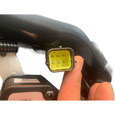 Xiamen King Long Bus Genuine Electronic Accelerator Pedal 2M Cycle Double Limit Salt Spray Bus Spares 21108AJ0041