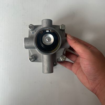 Dongfeng Xianglv Bus Relay Valve Assembly 3527010-FF60W201 Aluminum Alloy 100k Cycle Bus Spares Parts