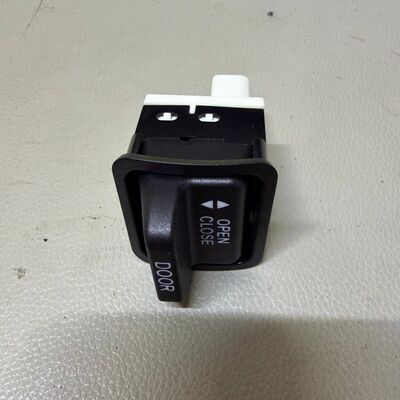 Coaster Higer Kingwin Bus Passenger Door Switch Assembly IP54 UL94-V0 500k Cycle Bus Spares 37C72-27109