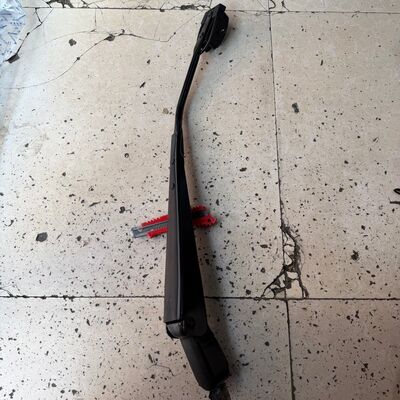 Universal High-Strength Steel Bus Wiper Arm with Corrosion-Resistant Coating and 680mm Length
